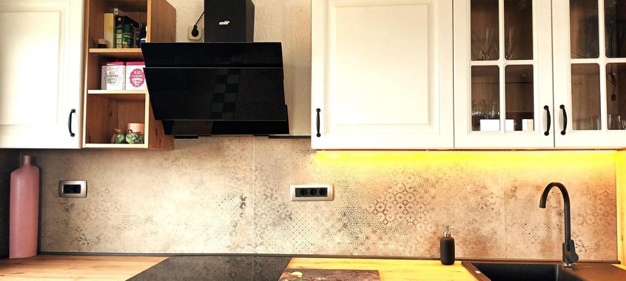 Olivista Croatia Apartments Njivice Εξωτερικό φωτογραφία